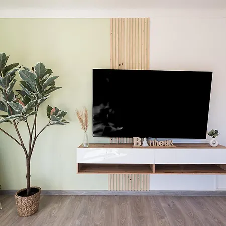 Le Marie 115m - Spacieux 3ch' - 2 Sdb - Balcon Apartment Joeuf